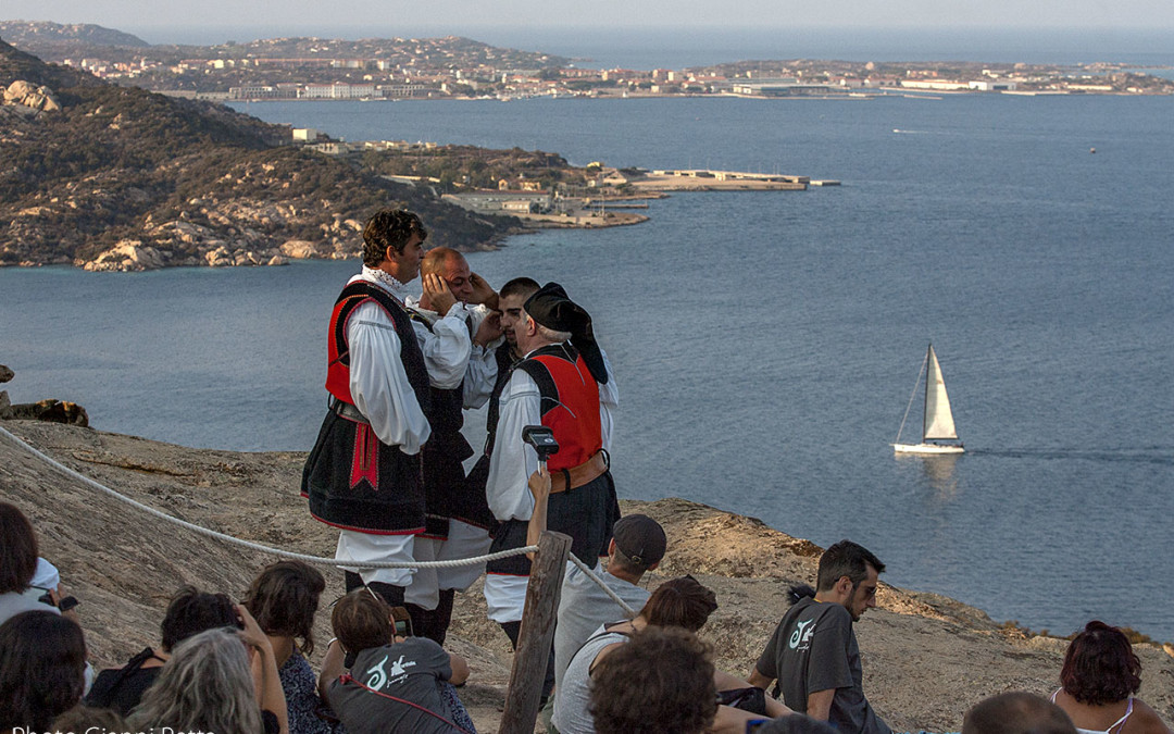 Sabato 9 settembre – Roccia dell’Orso – Tenore “Sant’Antoni” de Lodè – Tenore “Tilariga” de Bultei