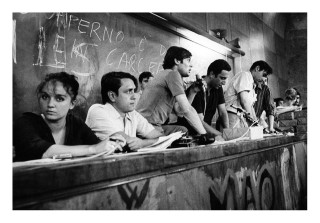 Roma 1968, assemblea del movimento studentesco nell'aula magna di lettere alla Sapienza.